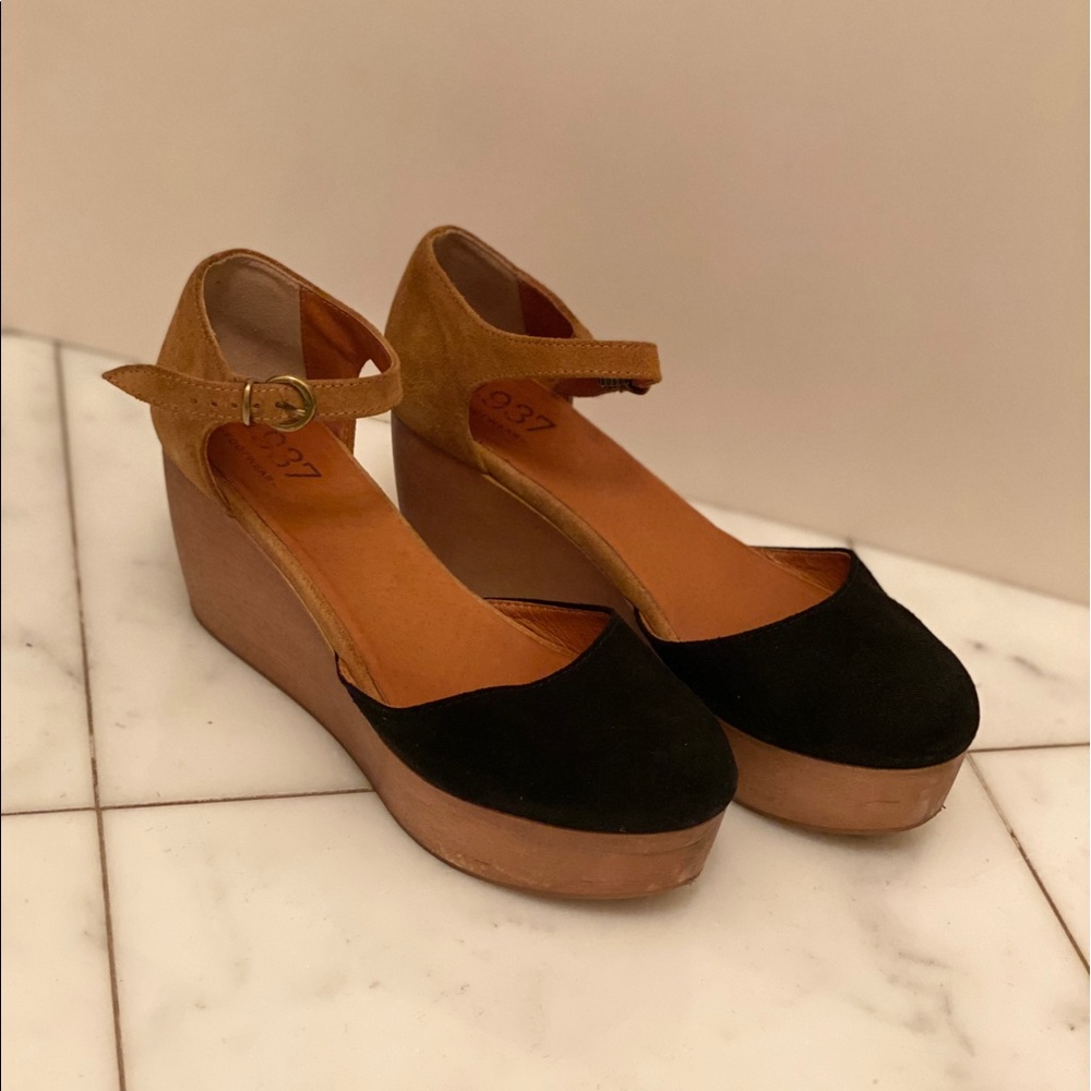 Two-toned suede closed toe platform wedge